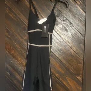 Abercrombie Active Onesie
Size small New w/ tags